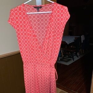 Banana republic t-shirt wrap dress size small. Freshly washed.